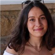Doy clases particulares de matematicas aunque tambien ayudo con las tareas escolares